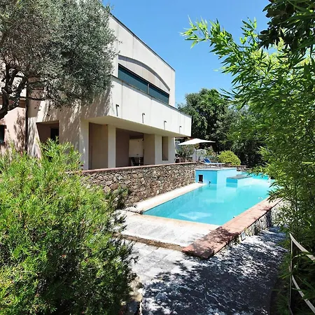 Roberta Pool, Wifi & Parking Villa